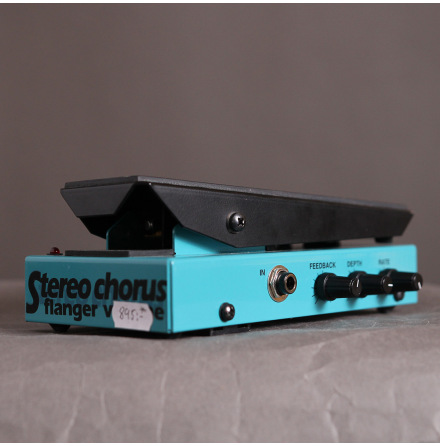 George Dennis Stereo Chorus Flanger USED - Very Good Condition - Box, no PSU